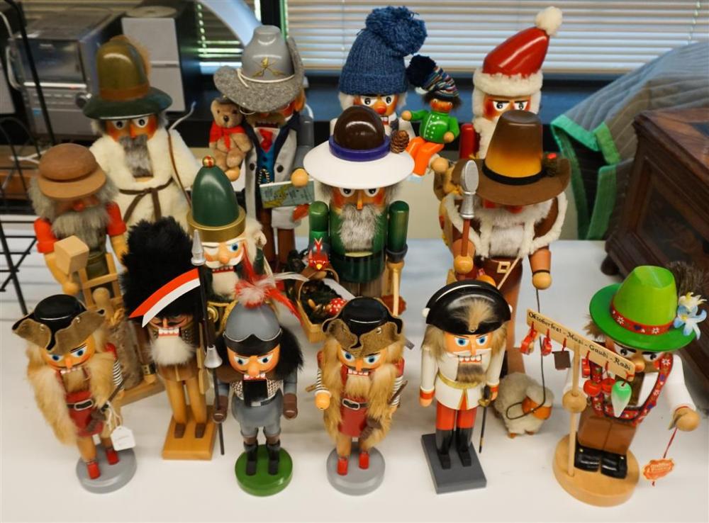 FOURTEEN GERMAN DECORATED WOOD