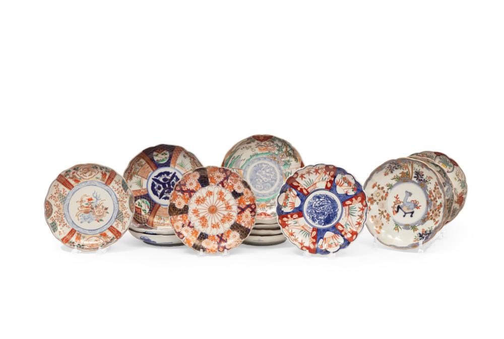 FOURTEEN JAPANESE IMARI PORCELAIN