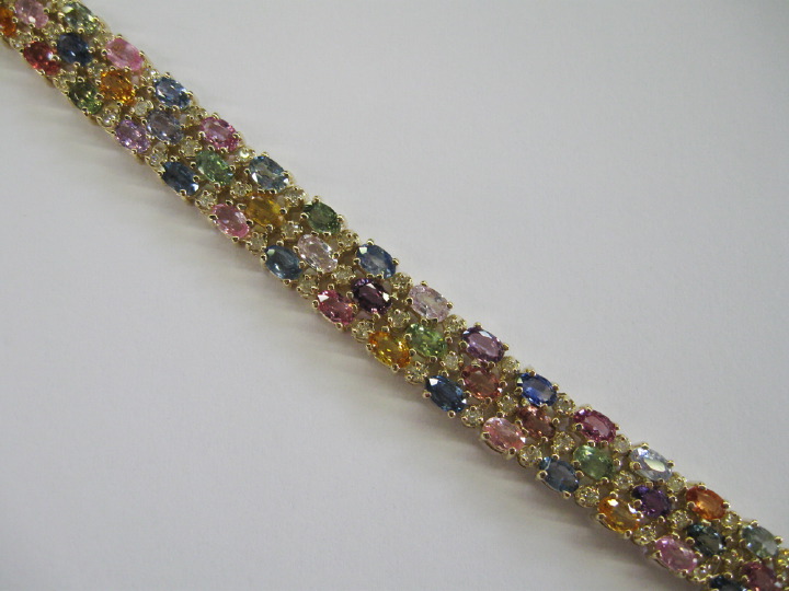 Fourteen-Karat Yellow Gold "Fruit