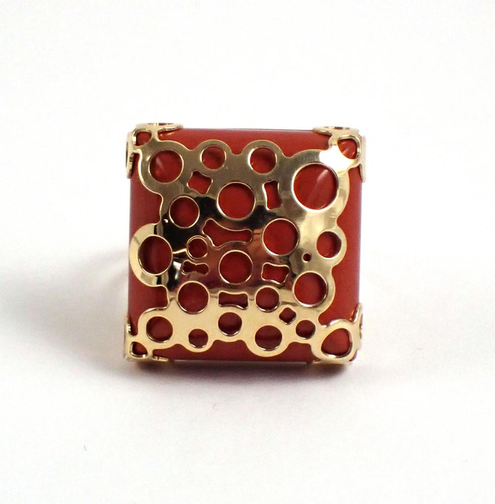 FOURTEEN KARAT YELLOW GOLD RING.