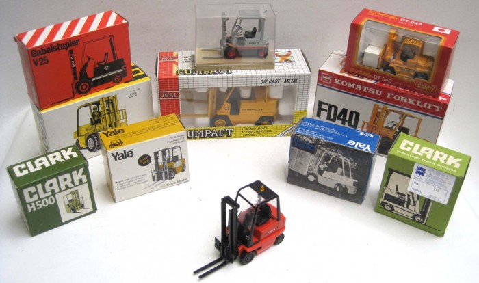 FOURTEEN SCALE MODEL DIECAST