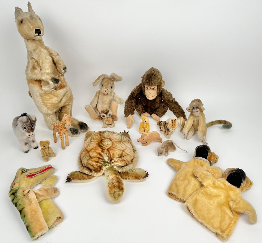 FOURTEEN VINTAGE STEIFF ANIMALS