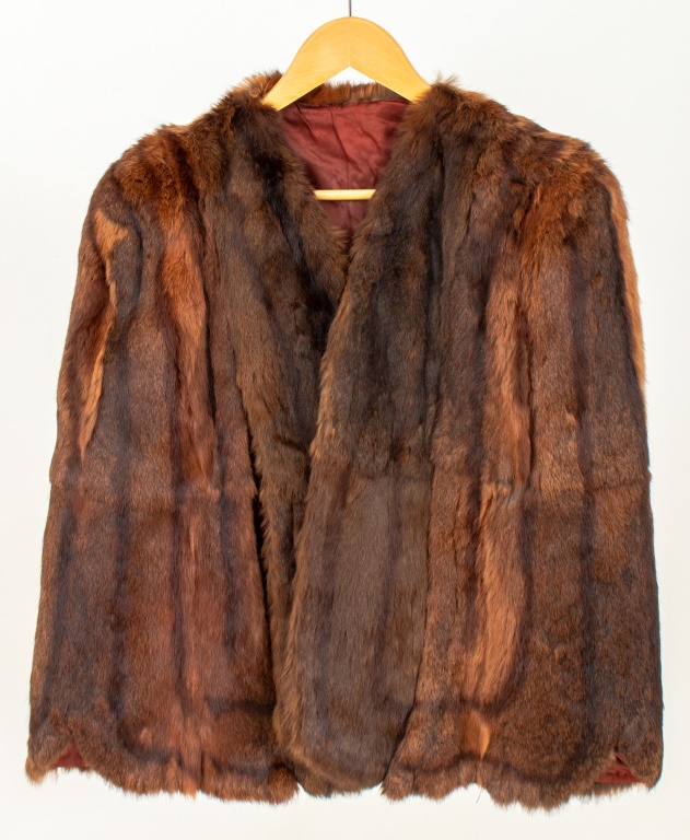 FOX FUR CAPE / CAPELET Fox fur cape