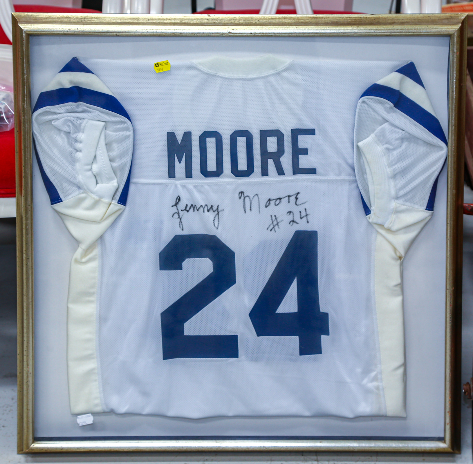 FRAME LENNY MOORE SIGNED COLTS