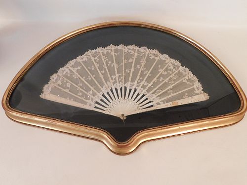 FRAMED BONE HAND FANAntique lace