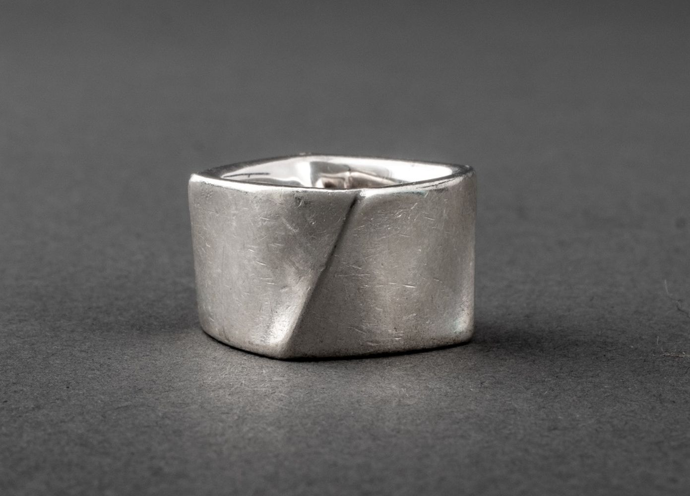 FRANK GEHRY FOR TIFFANY & CO.