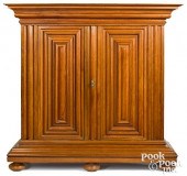 FRANKFURT, GERMANY OAK SCHRANK