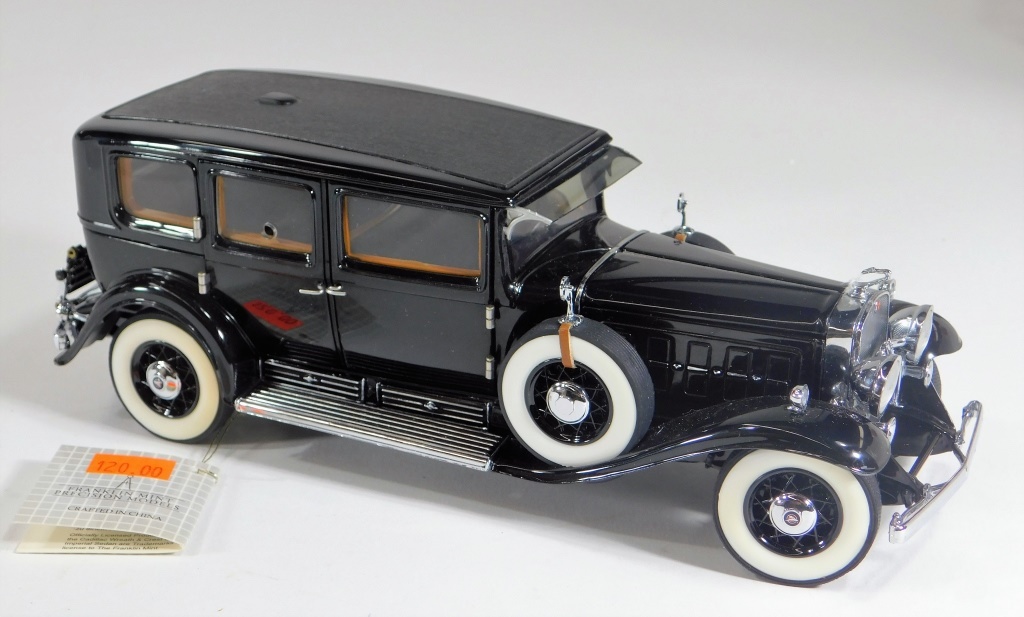 FRANKLIN MINT 1:24 CADILLAC