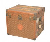 FRENCH AUX ETATS-UNIS TRUNK WI