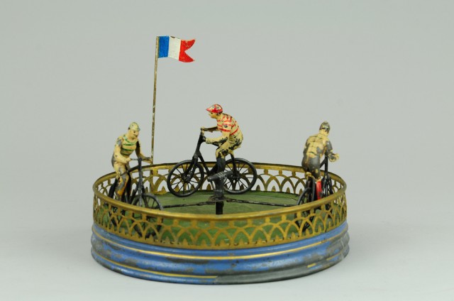 FRENCH BICYCLE RIDERS RACING GAME