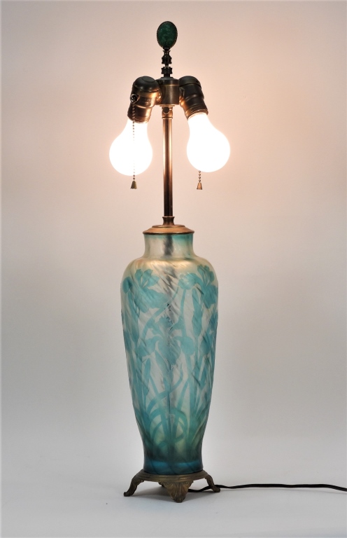 FRENCH CAMEO GLASS TABLE LAMP