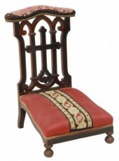FRENCH CARVED MAHOGANY PRIE-DI