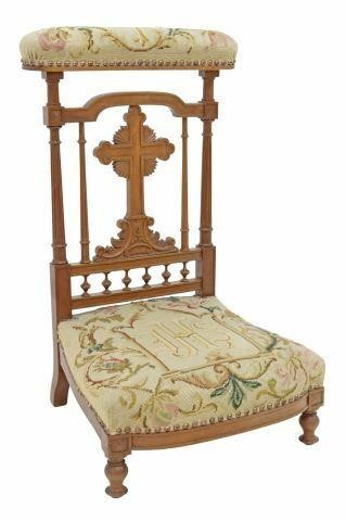 FRENCH CARVED WALNUT PRIE-DIEU
