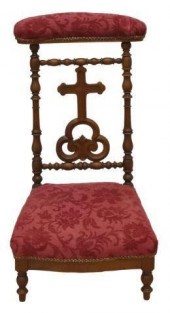 FRENCH CARVED WALNUT PRIE-DIEU