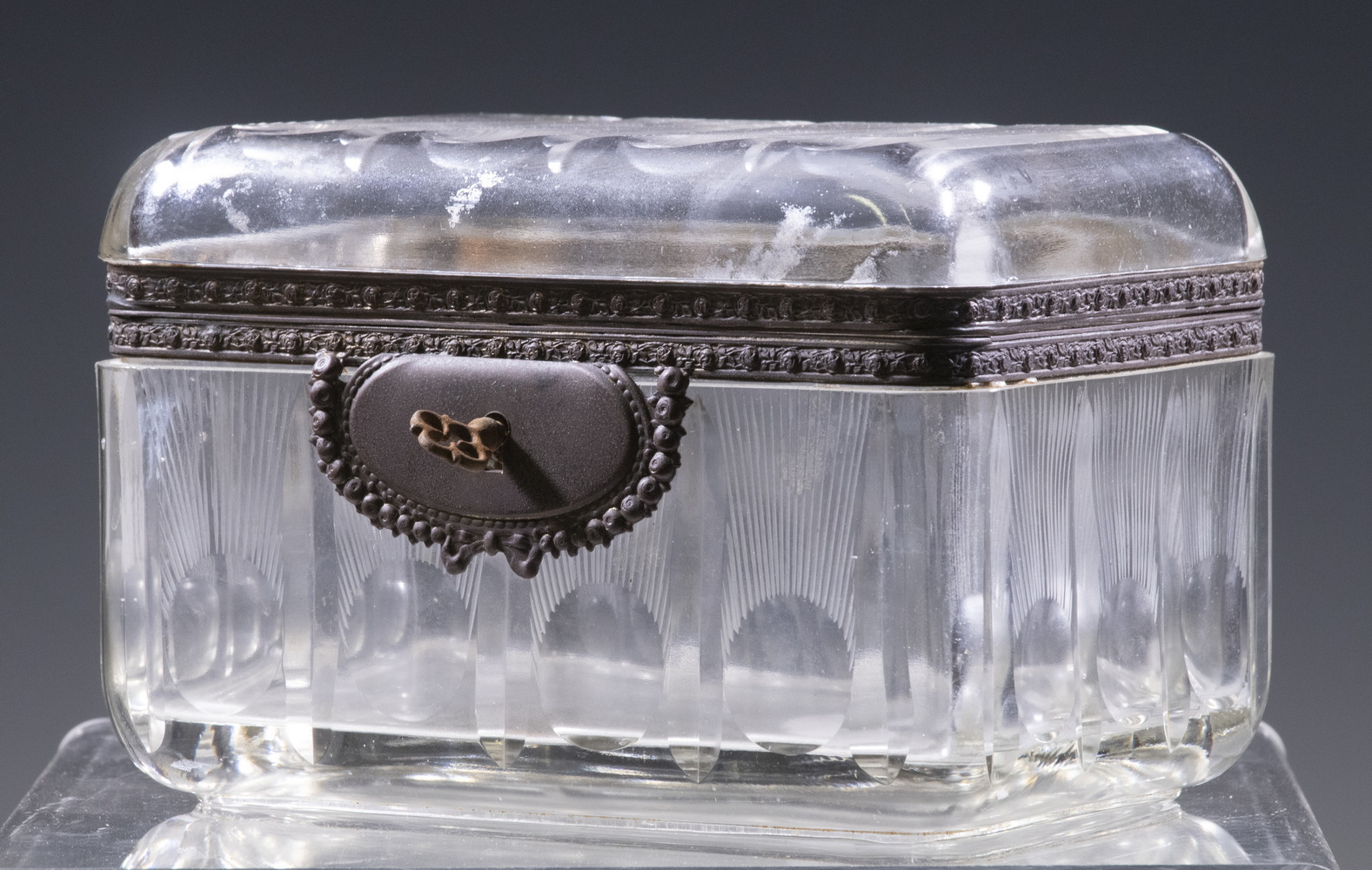FRENCH CUT CRYSTAL JEWEL BOX Late