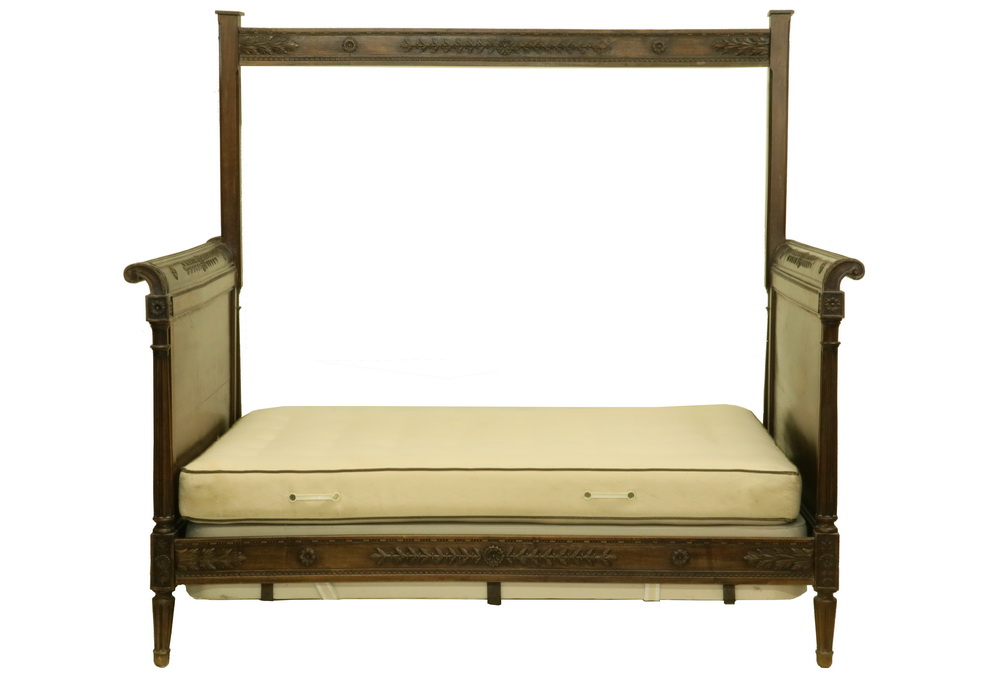 FRENCH DAYBED Louis XV Style Walnut