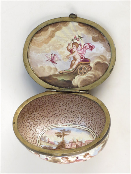 FRENCH ENAMEL BONBONNIERE. Box is