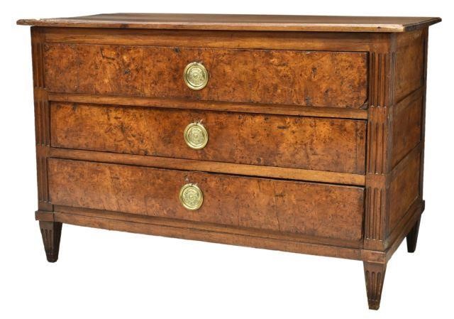 FRENCH FIGURED WALNUT COMMODE, 18TH