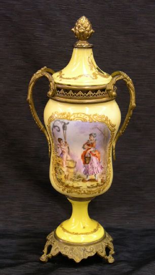 French Gilt-Brass-Mounted Fond