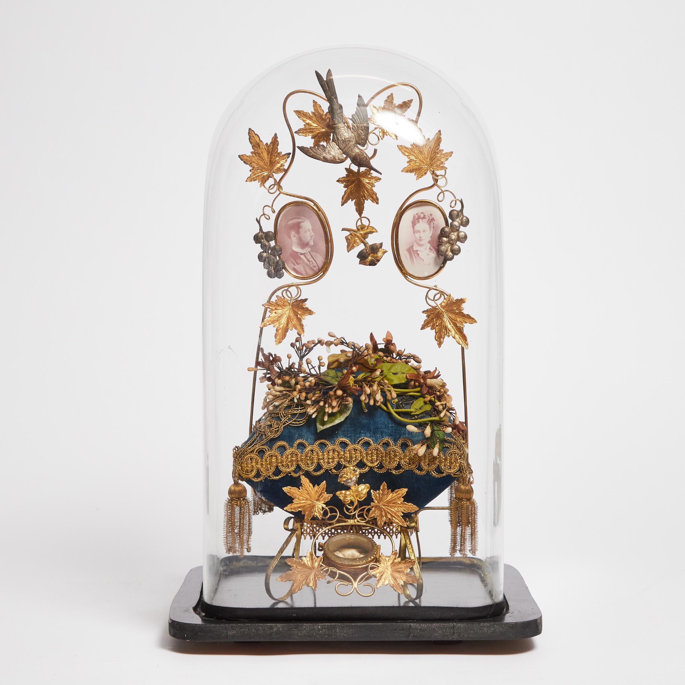 French 'Globe de Mariée' or