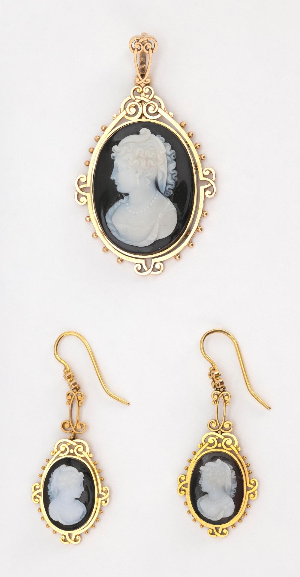 FRENCH GOLD AND AGATE CAMEO