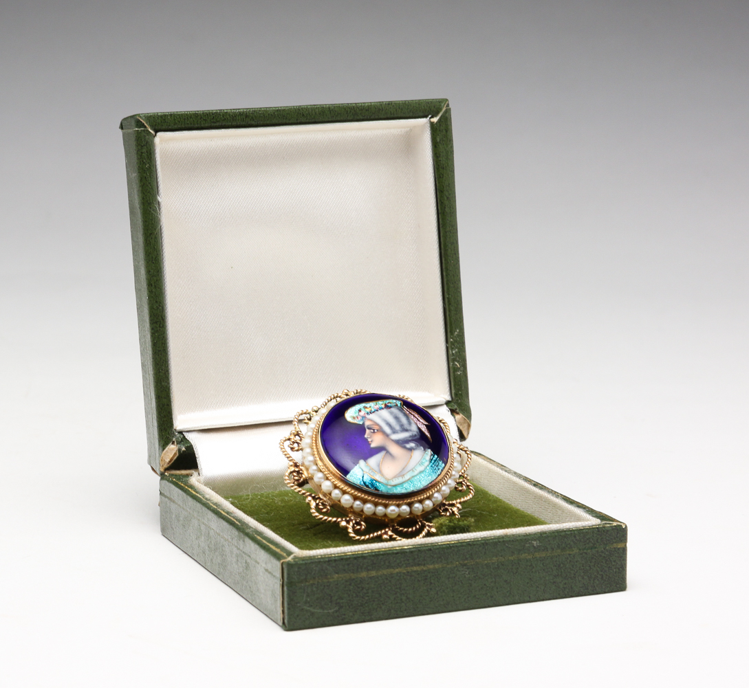 FRENCH GOLD AND ENAMEL PORTRAIT PIN