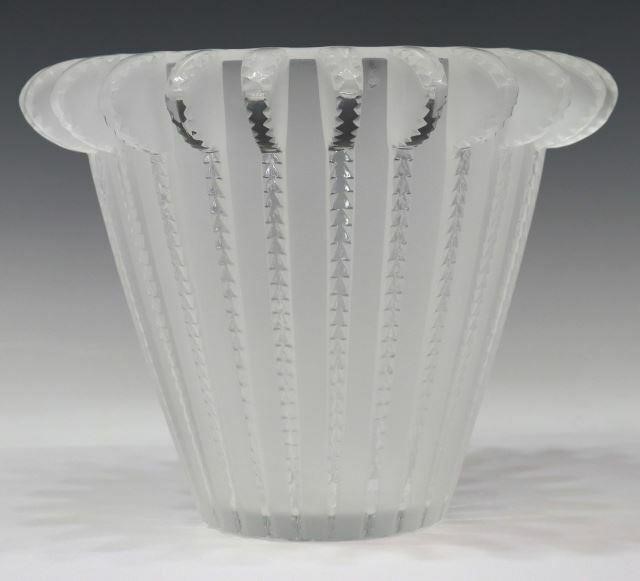 FRENCH LALIQUE 'ROYAT' SATIN ART