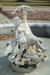 French Louis XV Fountainheadli