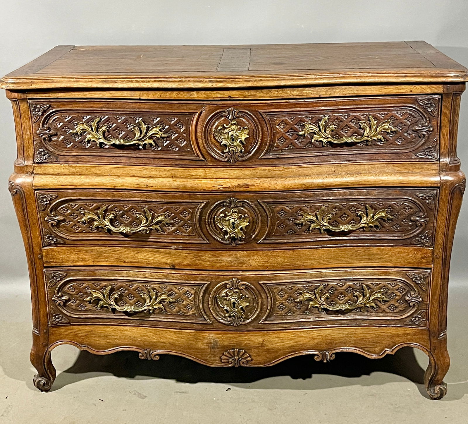 FRENCH LXV COMMODEIn oak, beautiful