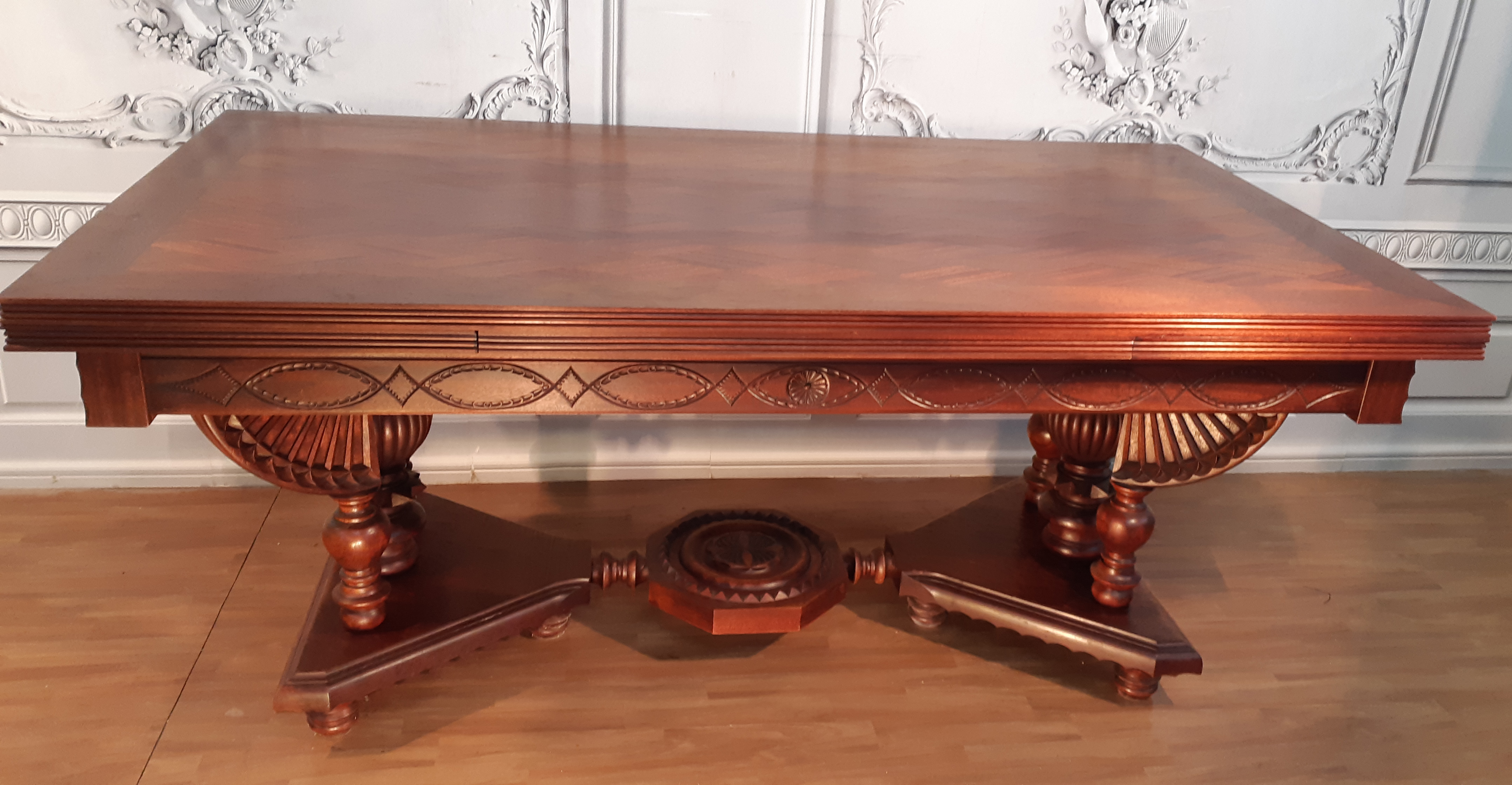 FRENCH MAHOGANY EXTENDING