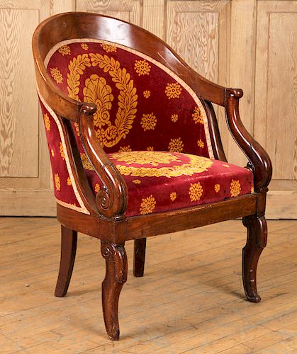 FRENCH MAHOGANY GONDOLA FORM