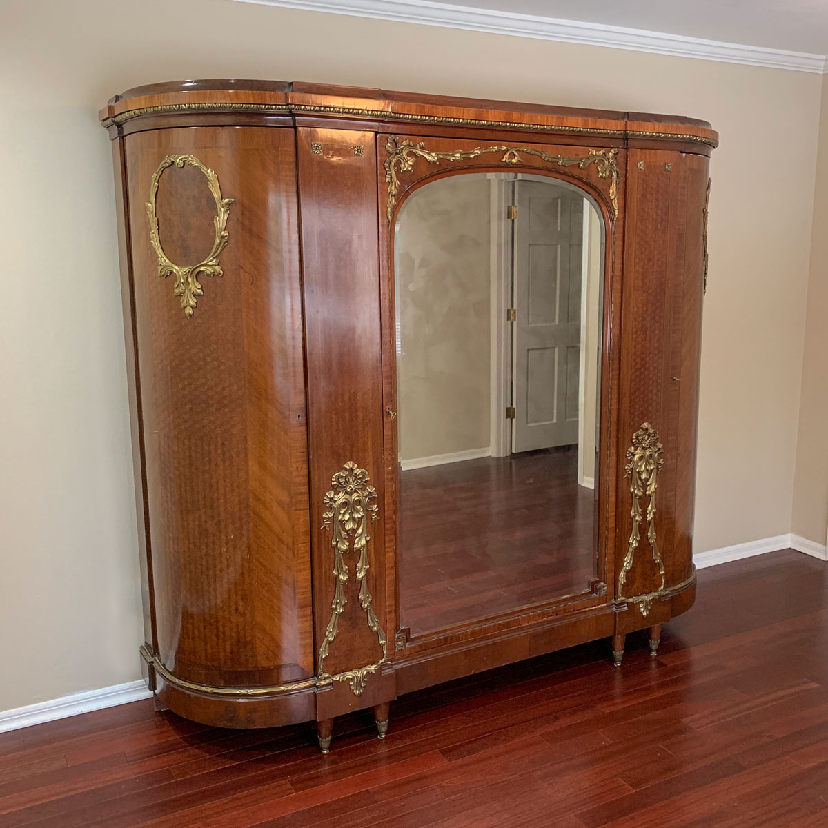 FRENCH METAL MOUNTED TRIPLE DOOR