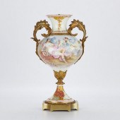 FRENCH OLD PARIS PORCELAIN URN
