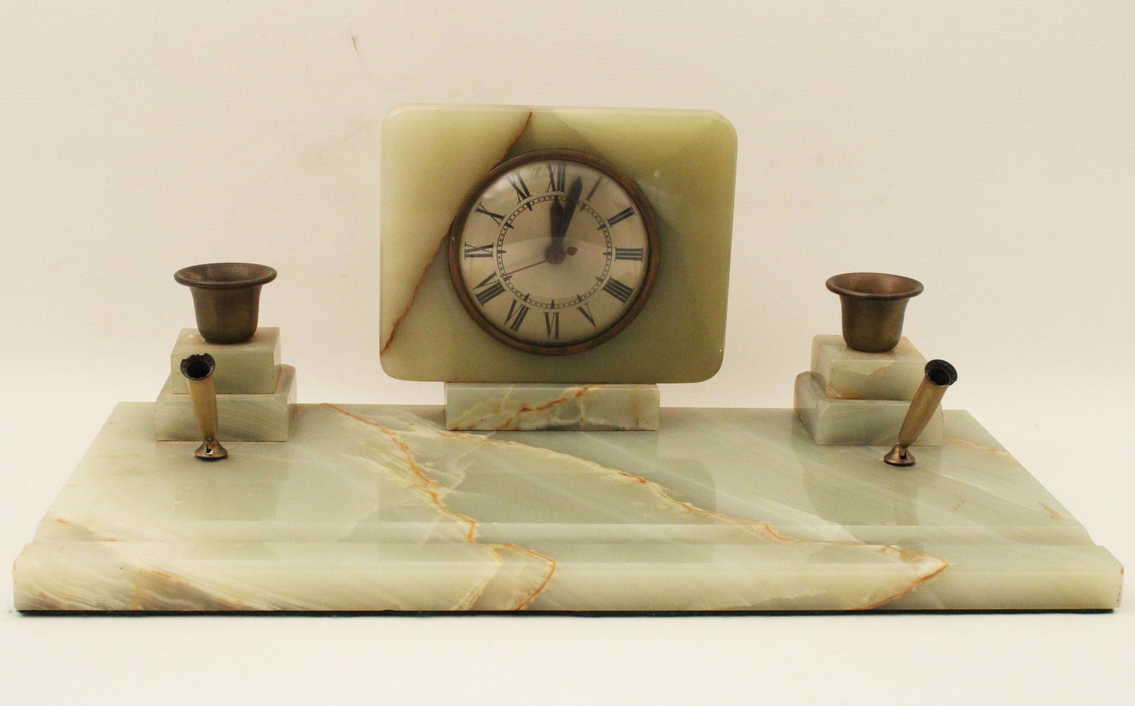 FRENCH ONXY INKWELL, MID 20TH C.
