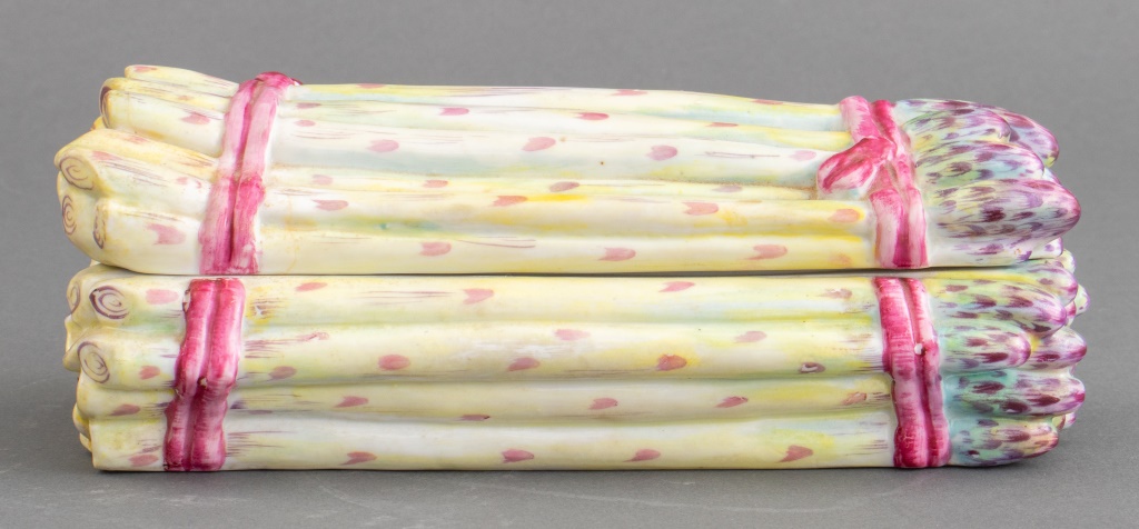 FRENCH PORCELAIN ASPARAGUS FORM
