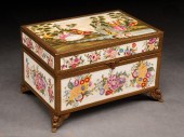 FRENCH PORCELAIN DRESSER BOXFr