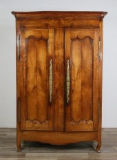 FRENCH PROVINCIAL ARMOIREFrenc
