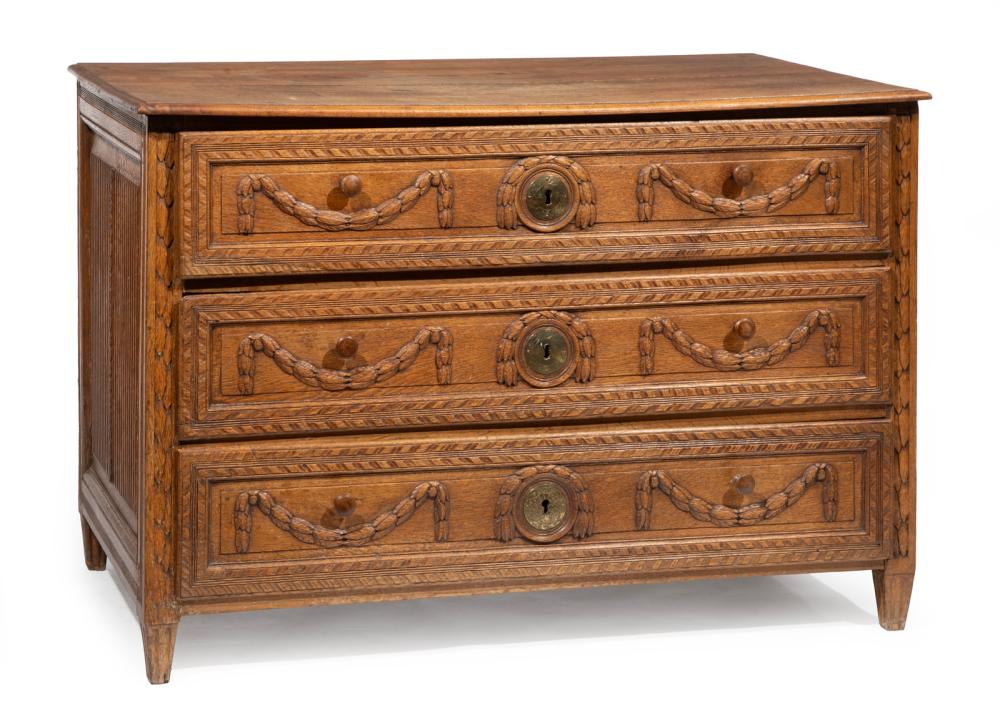 FRENCH PROVINCIAL CARVED OAK