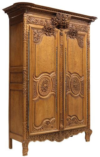 FRENCH PROVINCIAL CARVED OAK