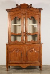 FRENCH PROVINCIAL CHINA CABINE