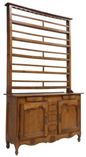 FRENCH PROVINCIAL FRUITWOOD VA