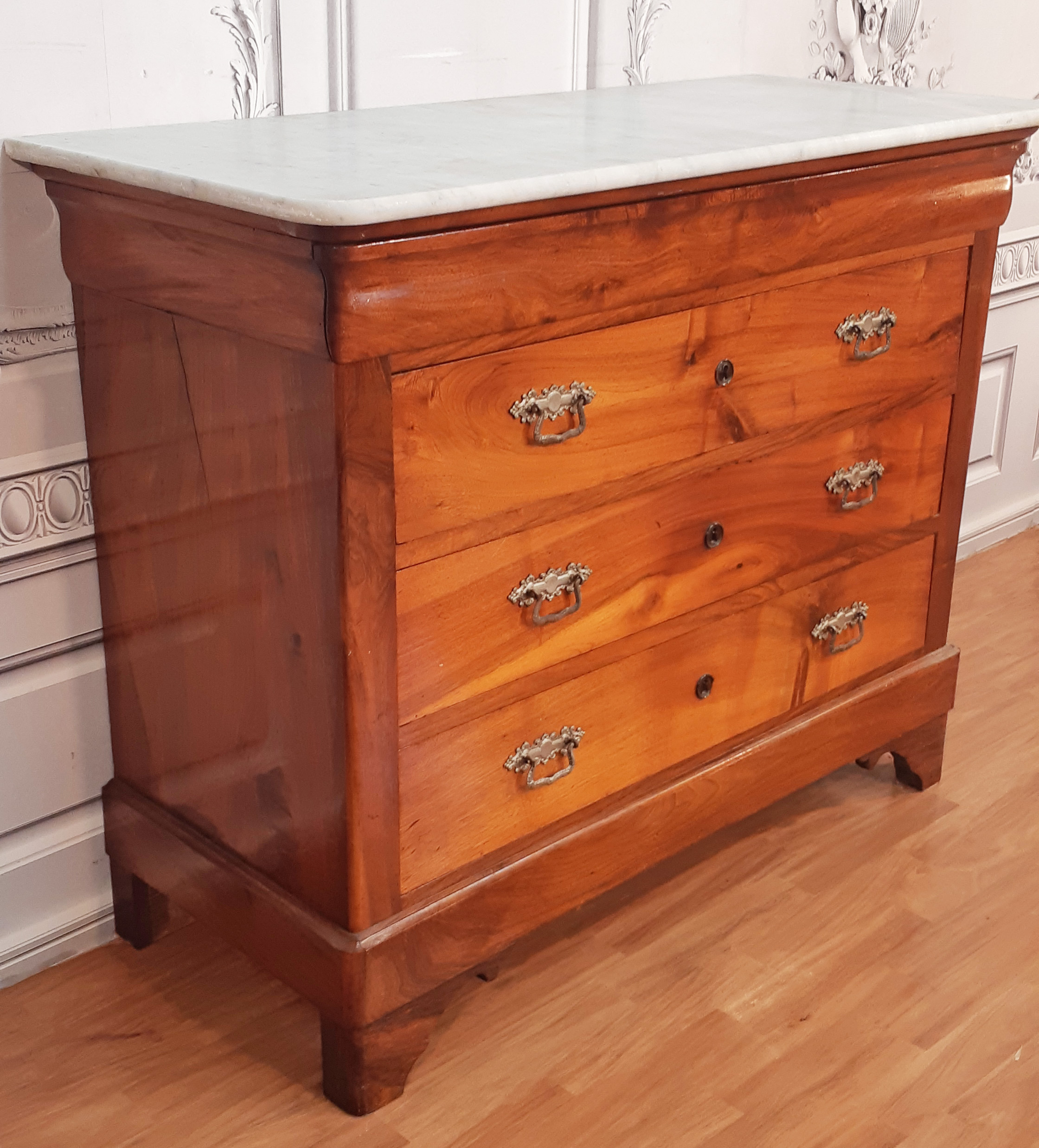 FRENCH PROVINCIAL LOUIS PHILIPPE