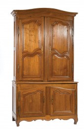 FRENCH PROVINCIAL OAK BUFFET à