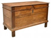 FRENCH PROVINCIAL OAK COFFER T