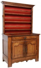 FRENCH PROVINCIAL OAK VAISSELI