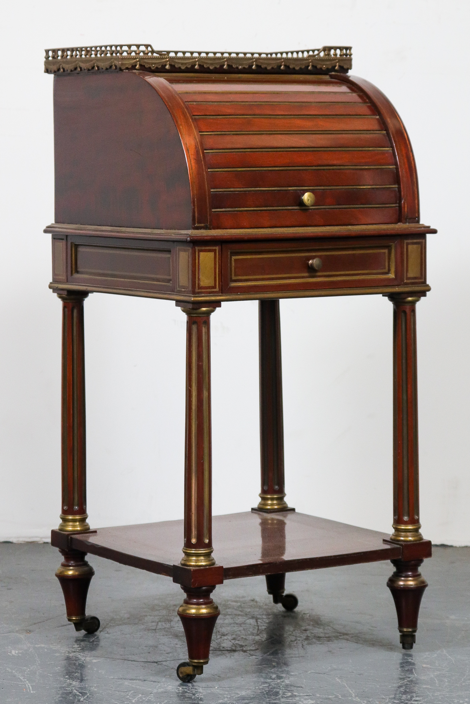 FRENCH ROLL TOP / TAMBOUR SERVER