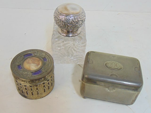 FRENCH SILVERPLATE BOX WITH