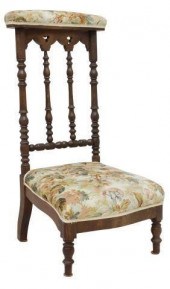 FRENCH SPINDLE-BACK PRIE-DIEU