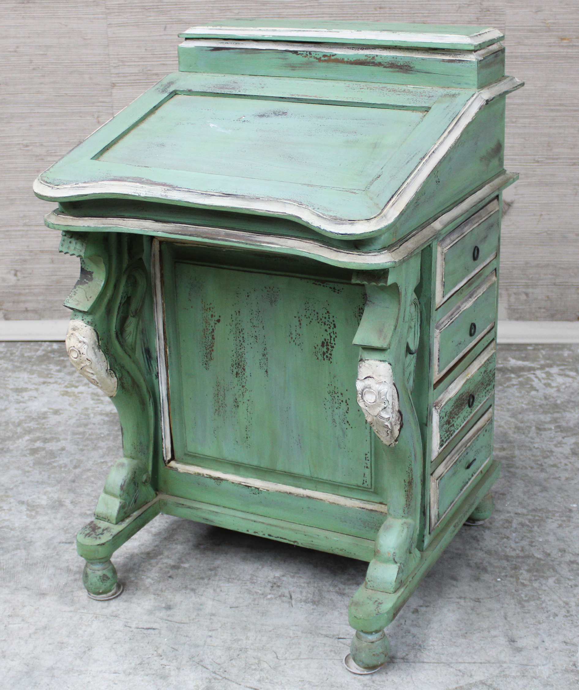 FRENCH STYLE POLYCHROME CHILD'S