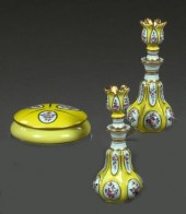 French Three-Piece Fond Jaune